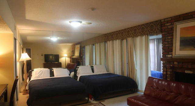 Bed and Breakfast in Hollywood Hills, Забронировать Отель Отели Лос-Анджелеса 3 звезды, 3*