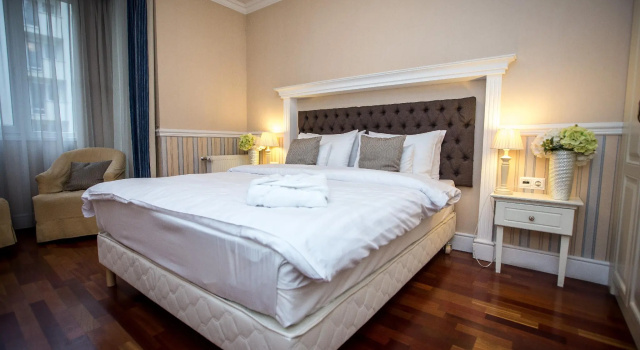 Люкс с 2 комнатами Queens Court Hotel & Residence