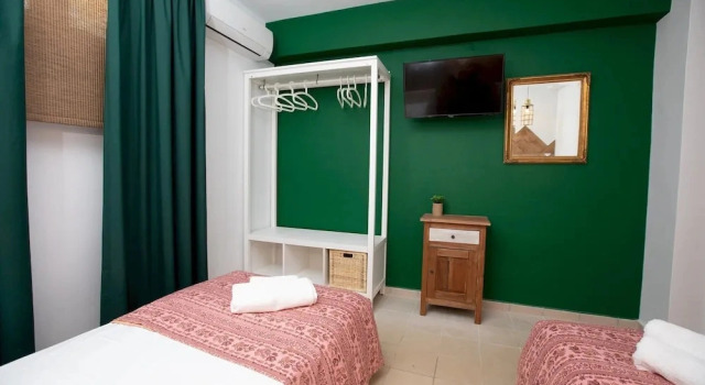 Коттедж Villa Serenity Sleeps 9