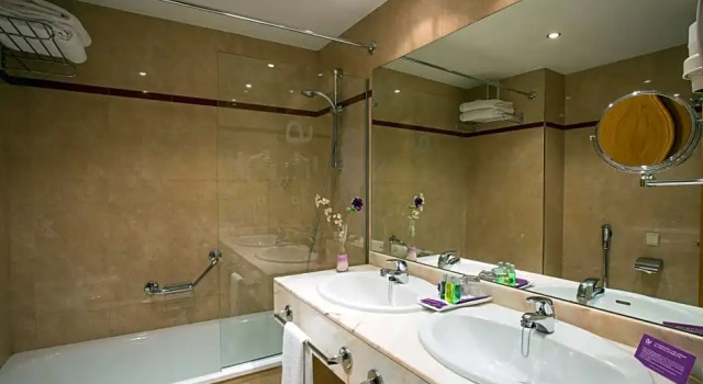 Номер Comfort Hotel Zentral Ramiro I Oviedo