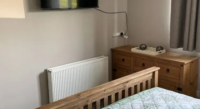 Коттедж Eco Friendly White House Sleeps 8