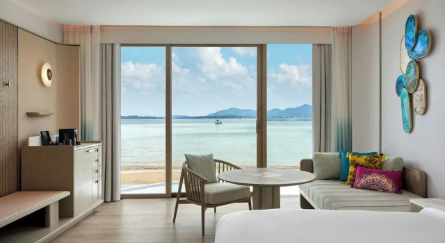 Двухместный номер Ocean Front Veranda Resort Phuket, Autograph Collection