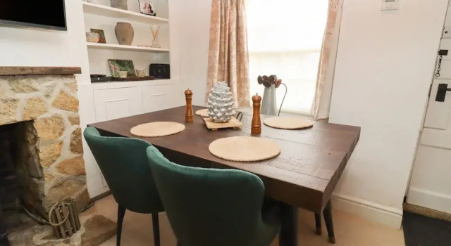 Hobbes Cottage, Забронировать Дом для отпуска Отели в центре Малмсбери, в центре