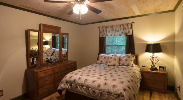 Hidden Creek Cabin Apartment, Забронировать Апартаменты/квартира Сионвилл Северная Каролина
