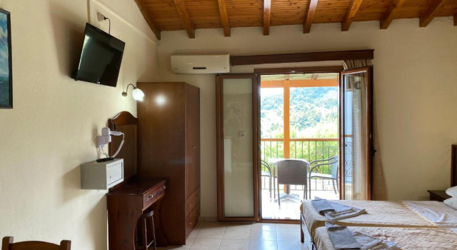 Трёхместный номер Comfort Valmas village