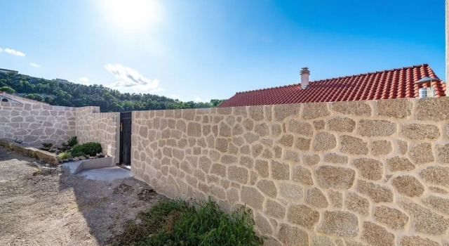 Luci - 40 m From sea - A1, Varaa Hotelli Novigrad Kroatia
