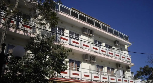 Bristol Hotel & Apartments