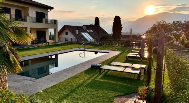 Апартаменты Weingut Gasshof- Panorama Pool in den Weinbergen