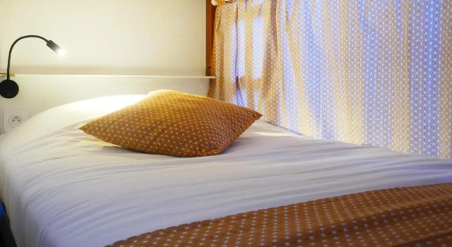 Giường trong phòng ngủ tập thể (phòng ngủ tập thể nữ) Les Baroudeurs Hostel