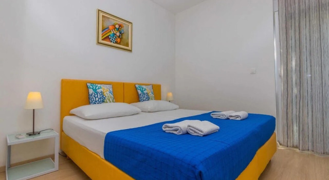 Stunning Home in Selce With 4 Bedrooms, Wifi and Outdoor Swimming Pool, Забронировать Отель Отели Приморско-Горанской жупания с парковкой, Парковка