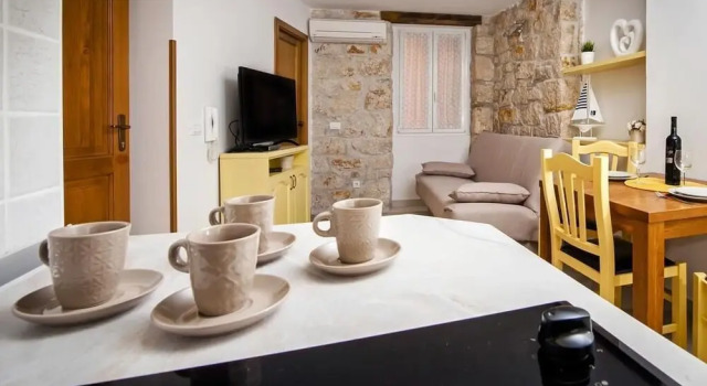 Apartments Casa Flores, Забронировать Апартаменты/квартира Апартаменты Ровинь, рядом с Church of Saint Benedict Rovinj, Апартаменты/квартира