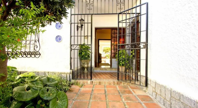 Casa Alboran Beachfront 9pax