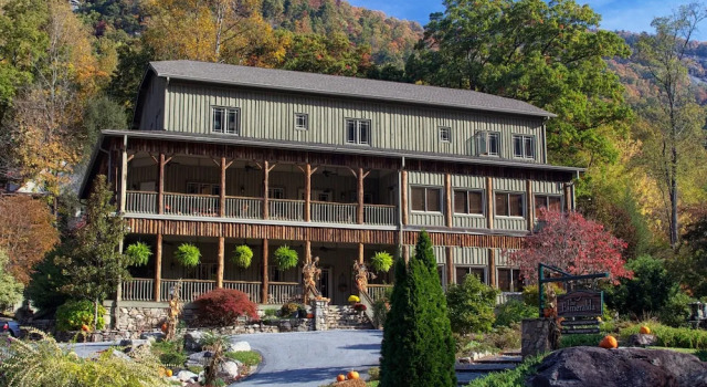 The Esmeralda Inn at Lake Lure, Забронировать Дом для отпуска Виллы Чимни-Рок, Вилла