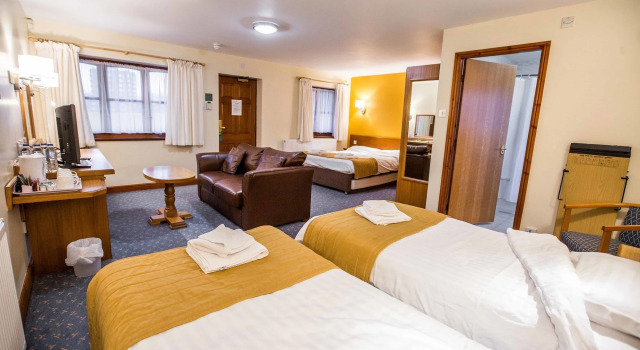 Tollgate Hotel & Leisure, Забронировать Отель Сток-он-Трент Стаффордшир