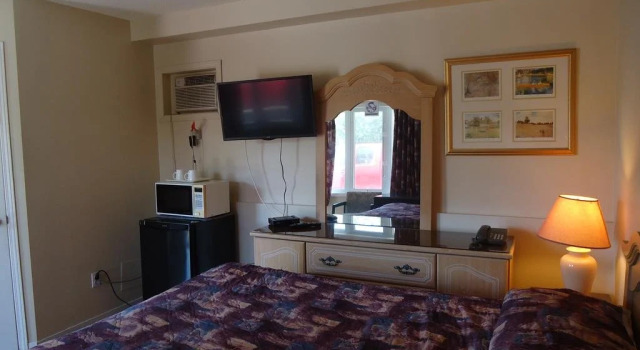 Motel Chateauguay, Rezerwuj Motel Hotele w Outaouais z parkingiem, Parking