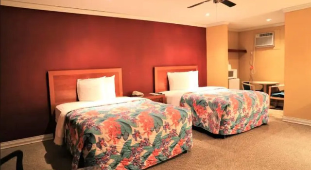 Двухместные апартаменты Hotel Beeville -US 181