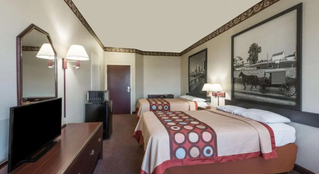 Четырёхместный номер Standard Super 8 by Wyndham Harrisburg Hershey North