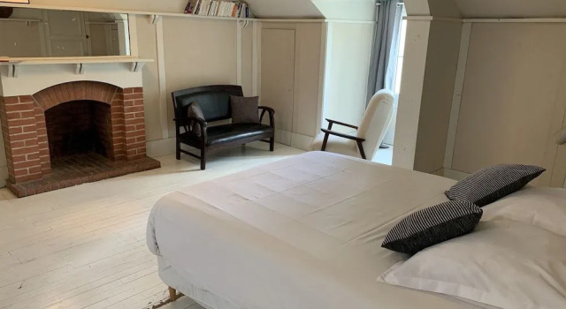 Chambres d'hôtes au bord du Cher avec vue sur le Château, Rezerwuj Hotel Noyers-sur-Cher 