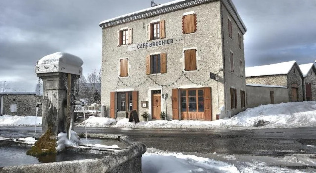 Café Brochier Hotel, Забронировать Отель Отели Vercors с парковкой, Парковка