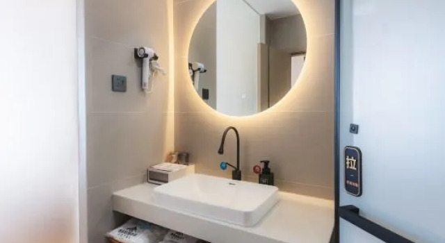 Трёхместный люкс Shangge Boya Hotel