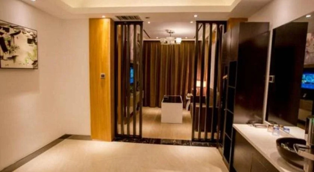 Starway Hotel Hami Railway Station, Prenota Hotel Hami Xinjiang