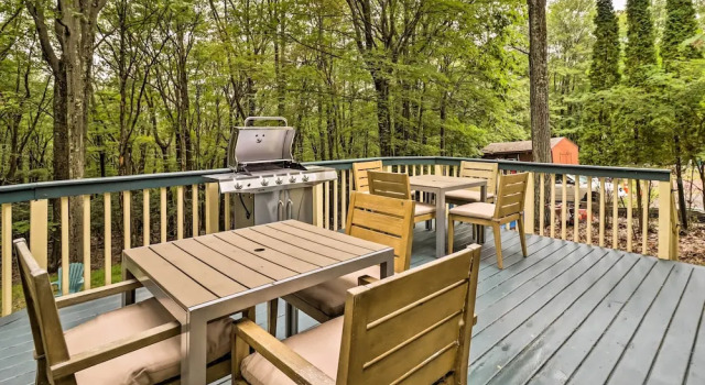 Hot Tub + Game Room: Peaceful Poconos Home!