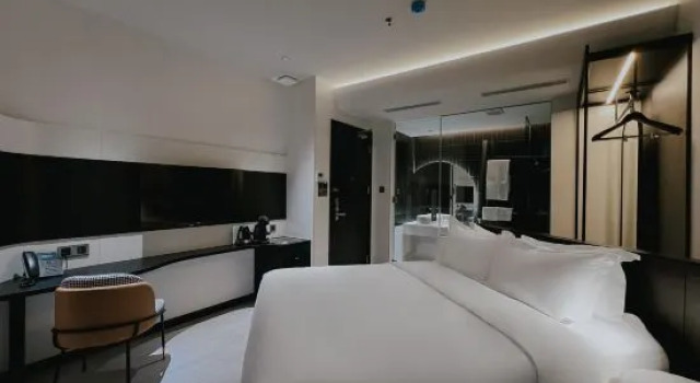Люкс с видом на город The Concept Hotel HCMC - D1