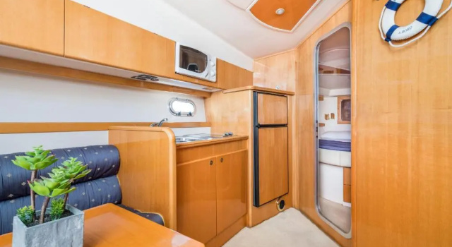 Rent Raffaelli40 in Capri, Забронировать Отель Капри Остров Капри, рядом с Скалы Фаральони