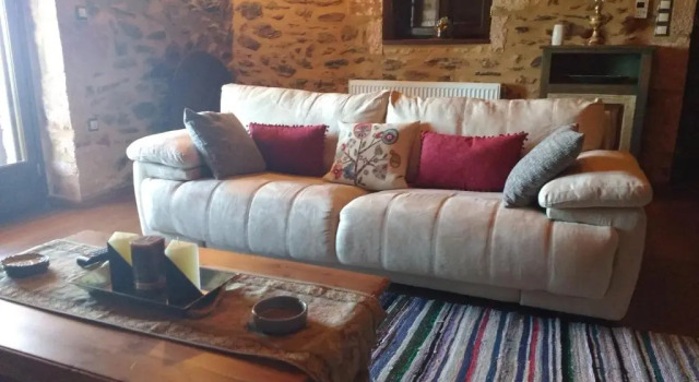 Luxury House In The Hills, Book Vacation Home Cottages in Lakonia, Cottage