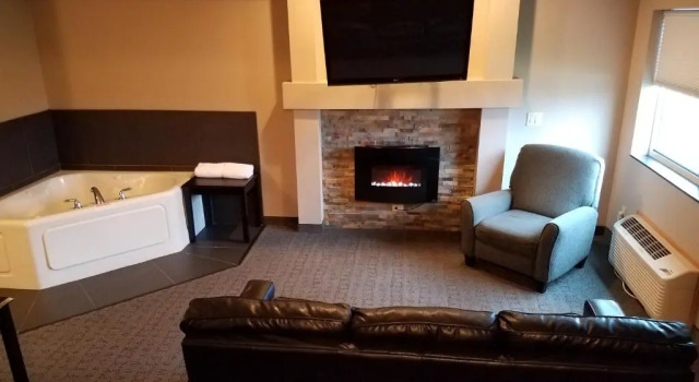 Люкс Okoboji Inn & Suites