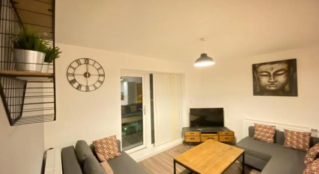 3 Bedrooms doubles or singles, 2 PARKING SPACES! WIFI & Smart TV's, Balcony, Забронировать Отель Отели Портсмута с парковкой, рядом с Nomad Sailing, Парковка