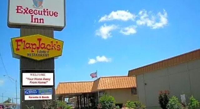 Executive Inn and Suites Springdale