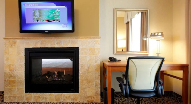 Люкс c 1 комнатой Hilton Garden Inn Cedar Falls Conference Center