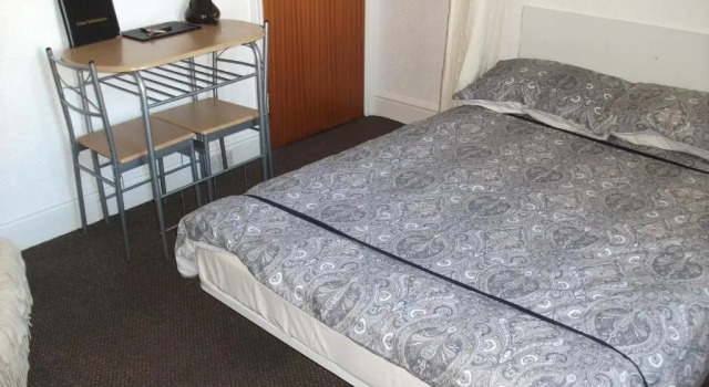 Апартаменты Standard Lawnswood Apartments
