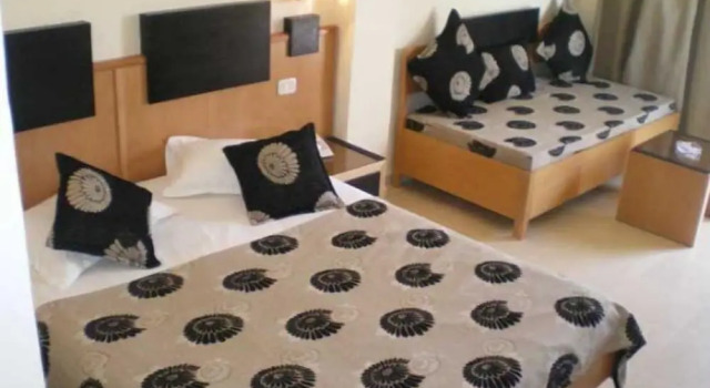 Одноместный номер Standard с балконом Hotel Les Palmiers