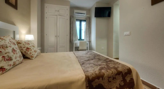 Трёхместный номер Standard Hotel Doña Lina
