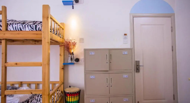 Кровать в общем номере (женский номер) Murphy Youth Hostel Guilin桂林北站莫非青年旅舍