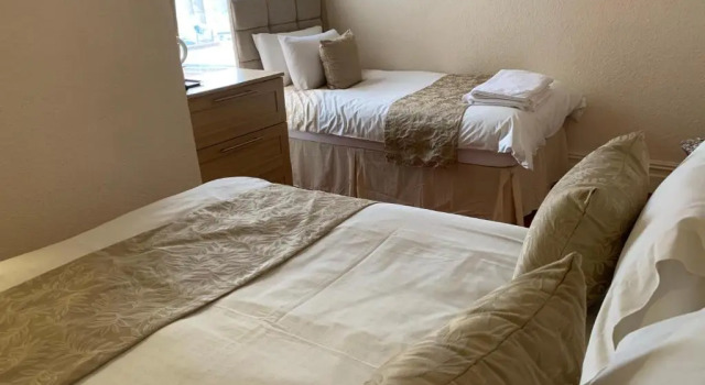 Трёхместный номер Standard Sharn Bek Hotel