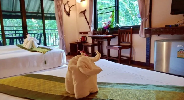 Двухместное бунгало Standard с балконом Khao Sok River Lodge Hotel