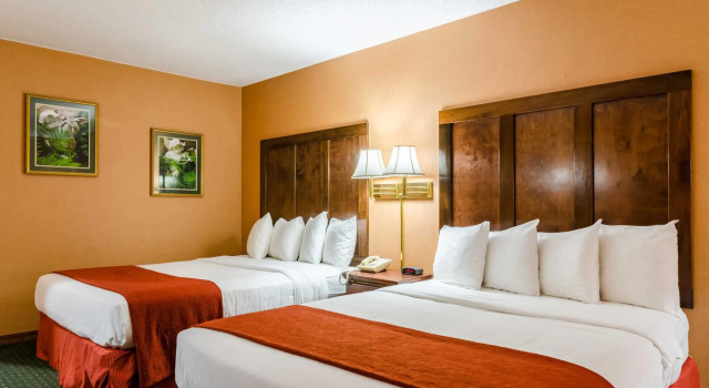 Четырёхместный номер Standard Quality Inn Eureka Springs South