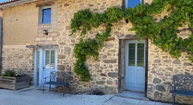 Comfortable and Cozy Cottage With Large Terrace, Забронировать Дом для отпуска Сен-Леонар-де-Нобла Haute-Vienne, рядом с Eglise du Pont de Noblat