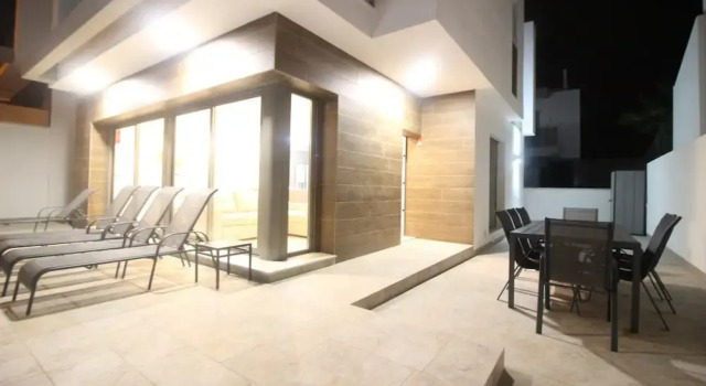 Вилла Spacious Villa in Villamartin for 6
