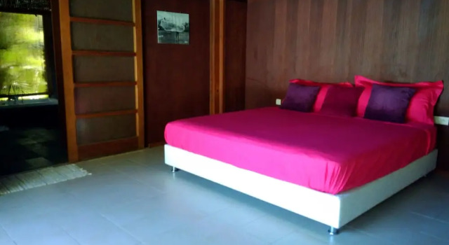 Moorea - Pool Mountain Moorea, Book Hotel Moorea French Polynesia