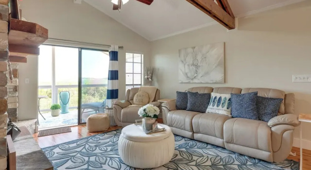 Canyon Lake Rental w/ Balcony & Lake Views, Réserver Maison de vacances Canyon Lake Texas Hill Country