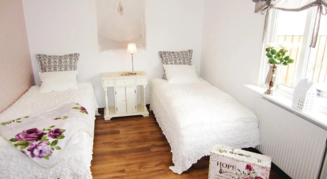 Beautiful Apartment in Kungshamn With 3 Bedrooms and Wifi, Book Apartment Kungshamn 