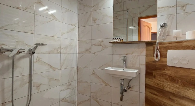 Семейный номер Standard Pod Tatrami 1 & SPA - Komfortowe Noclegi z wyżywieniem, blisko Term Bania