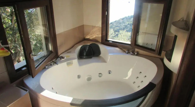 Το Σπιτι με την Σπηλιά, Book Hotel South Pelion Thessalia