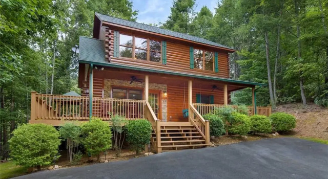 A Great Escape 2 Bedroom Home with Mountain View