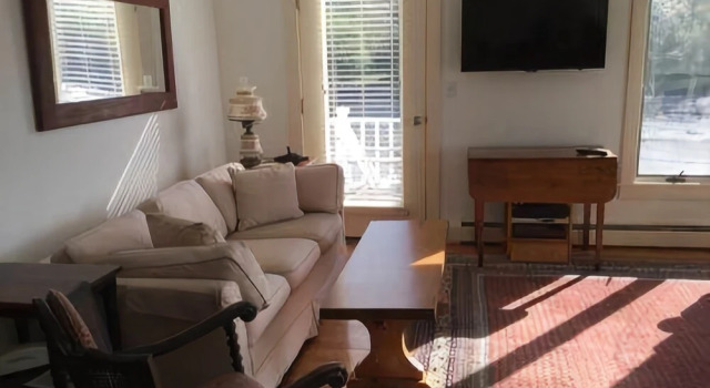 Head of the Bay - Two Bedroom Home, Buchen Sie Hotel  