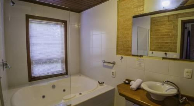 Pousada Boutique Vilage de Minas, Забронировать Отель Отели Монти-Верди с парковкой, рядом с Municipal Stadium Verner Grimberg Monte Verde, Парковка
